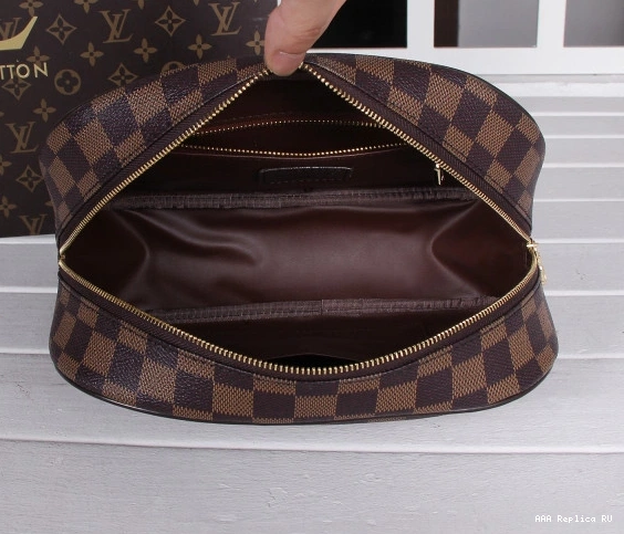 Aaa replica bags BAG LOUIS VUITTON TOILETRY 0823